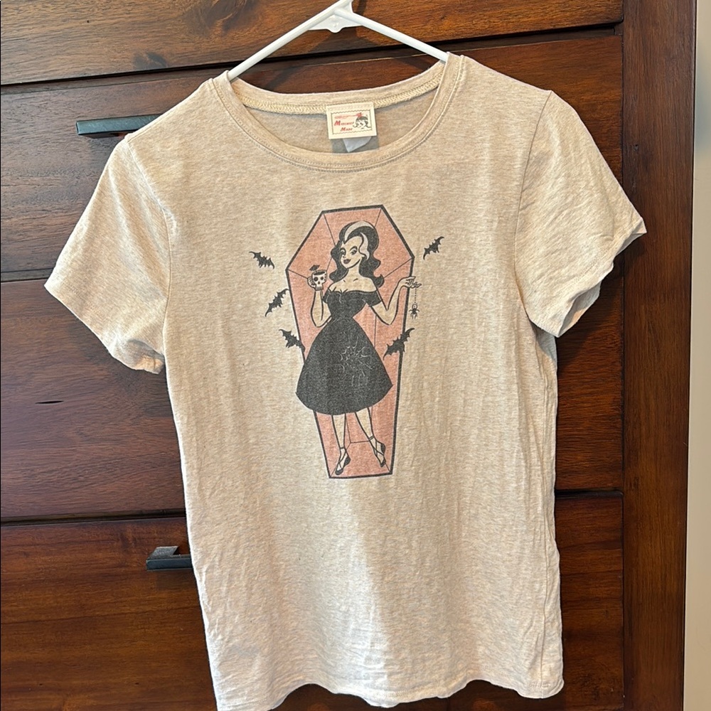 🦇Ghoul babe tee⚰️